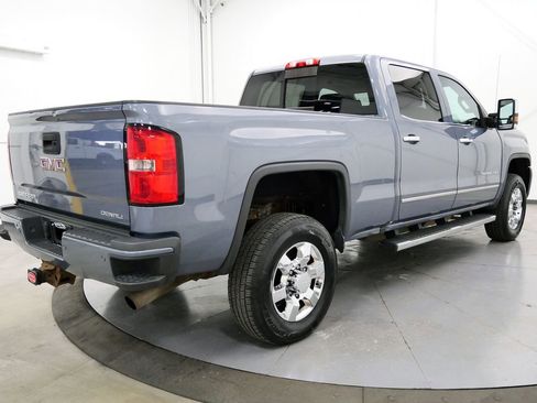 Used 2016 GMC Sierra 3500 Denali w/ Suspension Package, Off-Road AWD/4WD image 7