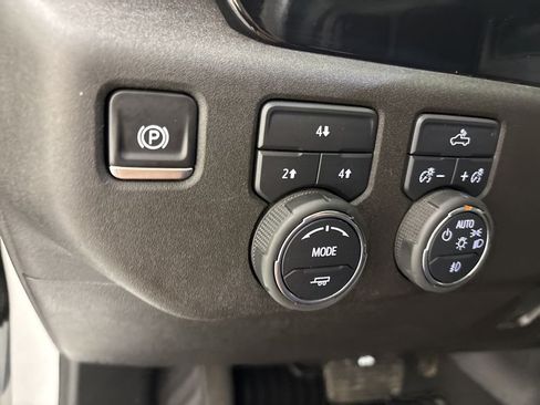 Used 2025 Chevrolet Silverado 2500 LT w/ Convenience Package AWD/4WD image 32