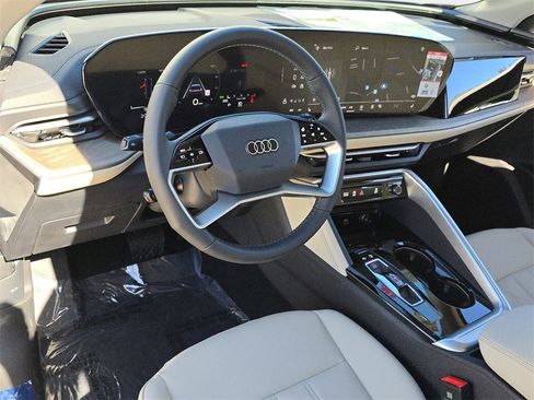 New 2025 Audi Q5 Premium image 16