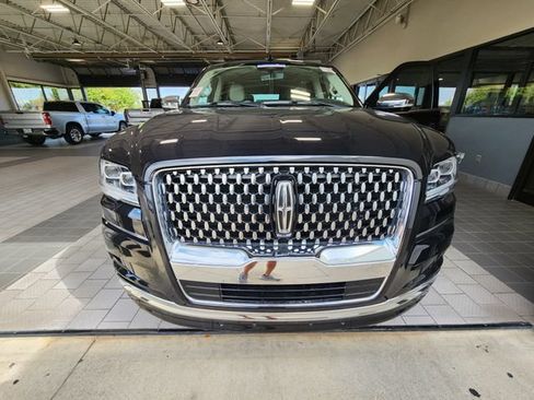 Used 2024 Lincoln Navigator L Black Label AWD/4WD image 2
