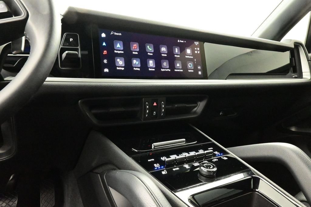Certified 2025 Porsche Cayenne AWD/4WD image 9