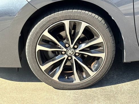 Used 2017 Toyota Corolla SE image 11