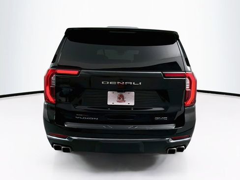 Used 2025 GMC Yukon XL Denali Ultimate AWD/4WD image 8