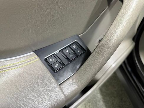 Used 2020 Jaguar F-PACE R-Sport image 23