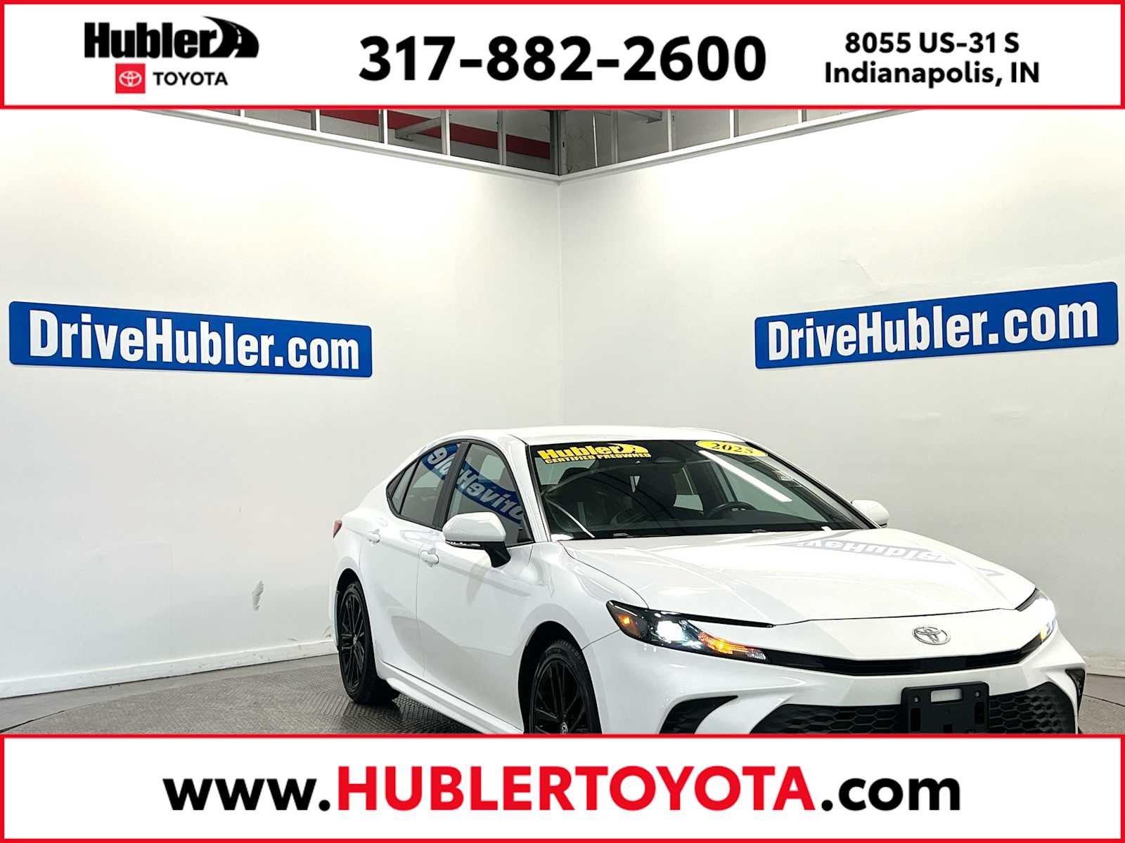 Used 2025 Toyota Camry SE FWD image 1