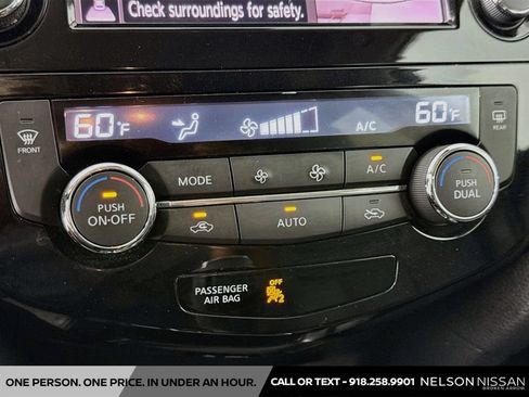 Used 2018 Nissan Rogue SL FWD image 16