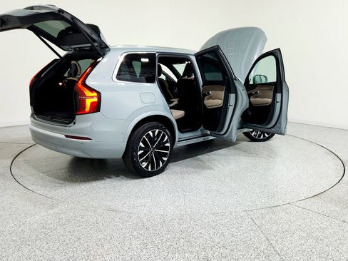 Used 2026 Volvo XC90 B6 Plus image 7