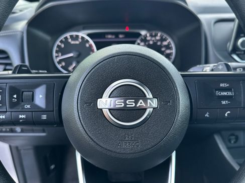 Used 2024 Nissan Rogue S image 34