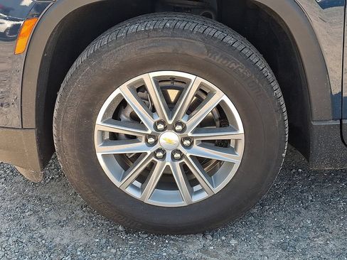 Used 2023 Chevrolet Traverse LT AWD/4WD image 32