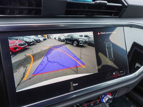 Used 2025 Audi Q3 2.0T Premium w/ Black Optic Sport Package image 22