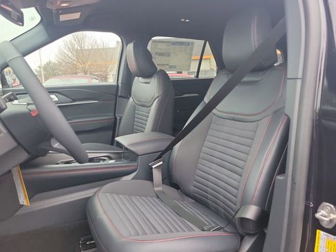 New 2026 Ford Explorer ST-Line w/ ST-Line Street Pack image 16