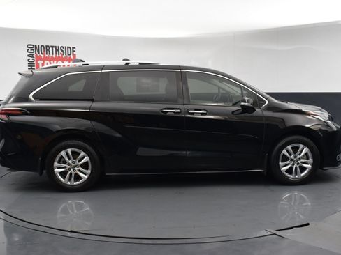 Used 2024 Toyota Sienna Limited AWD/4WD image 5