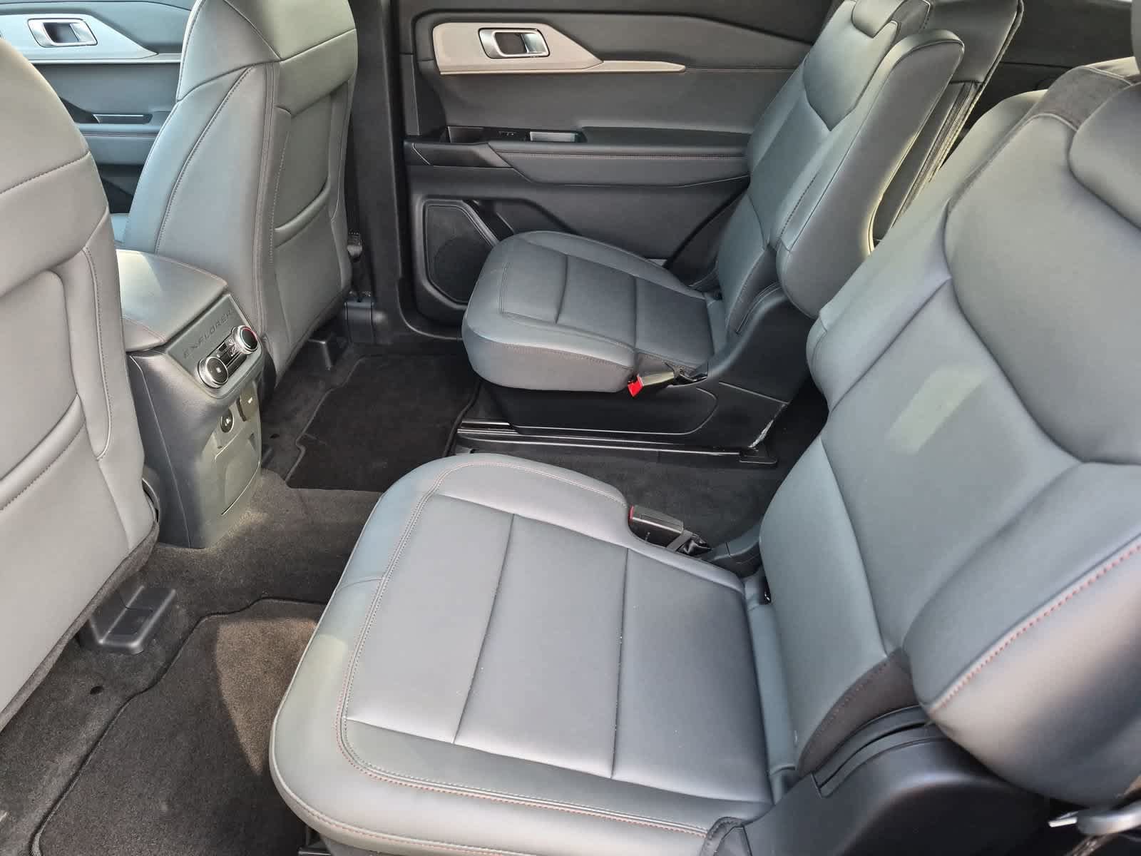 Used 2026 Ford Explorer Active w/ Active Comfort Package AWD/4WD image 19