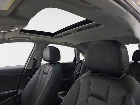 Used 2018 Audi A4 2.0T Premium Plus image 32