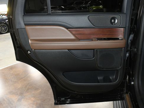 Used 2023 Lincoln Navigator Reserve image 43