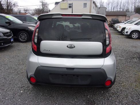Used 2015 Kia Soul Base 4dr Crossover 6M image 5