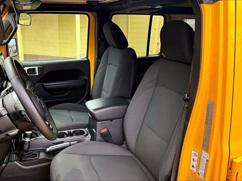 Used 2019 Jeep Wrangler Unlimited Sport S image 9