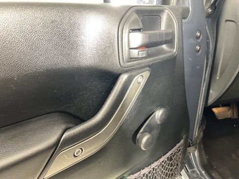 Used 2017 Jeep Wrangler Unlimited Sport w/ Connectivity Group image 12