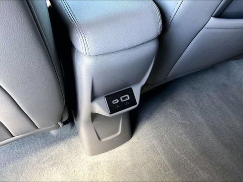 Used 2023 Chevrolet Bolt EUV Premier FWD image 33