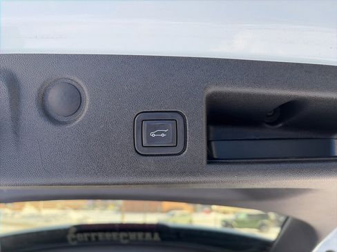 Used 2024 Chevrolet Equinox RS w/ LPO, Floor Liner Package image 19