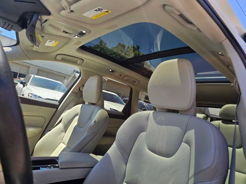 Used 2019 Volvo XC60 T5 Momentum w/ Premium Package FWD image 23