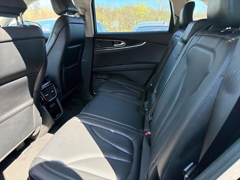 Used 2022 Lincoln Nautilus Reserve AWD/4WD image 18