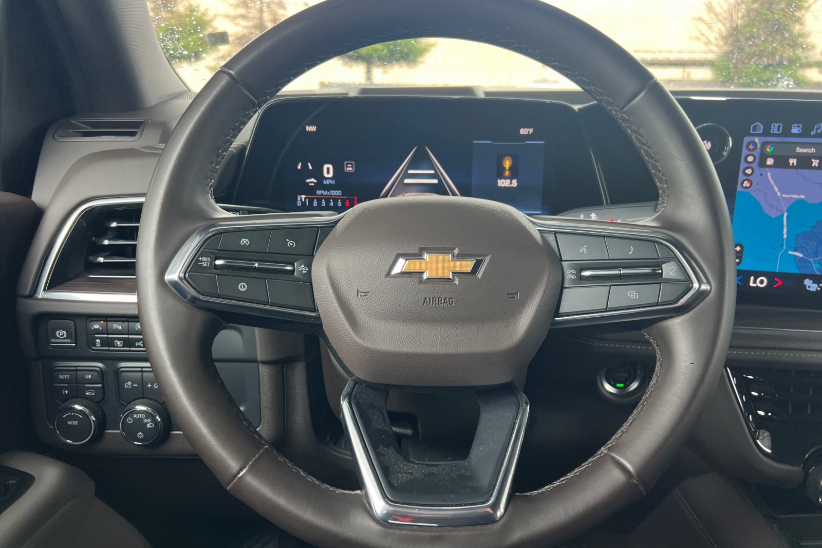 Used 2025 Chevrolet Suburban LT AWD/4WD image 35