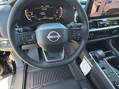 New 2026 Nissan Pathfinder SL image 18