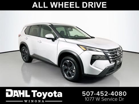 Used 2024 Nissan Rogue SV image 1