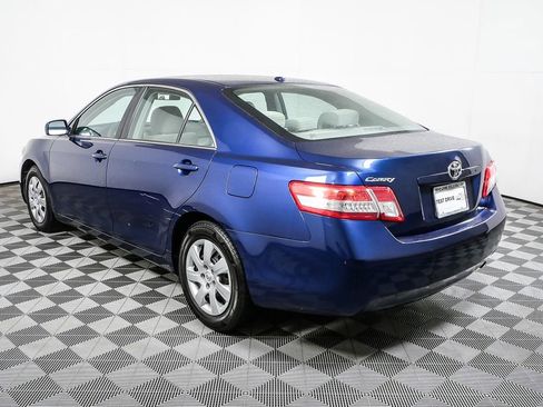 Used 2011 Toyota Camry LE image 8