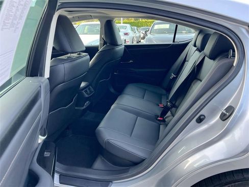 Certified 2025 Lexus ES 300h w/ Premium Package image 19