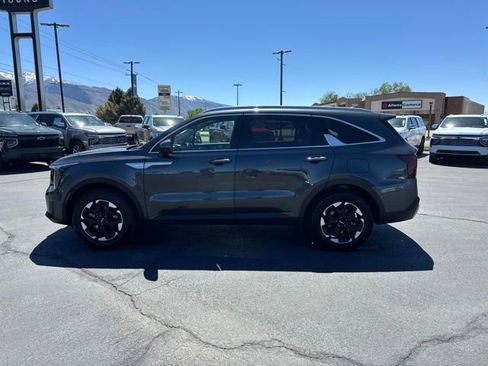 Used 2024 Kia Sorento S AWD/4WD image 4