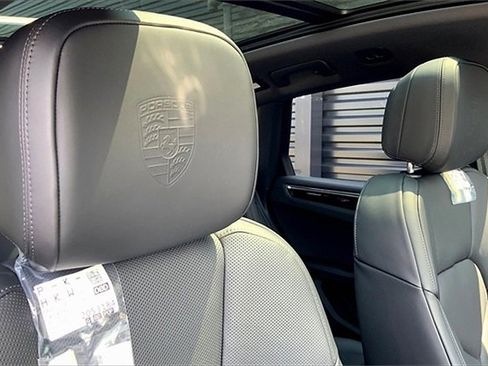 New 2025 Porsche Macan Turbo image 8