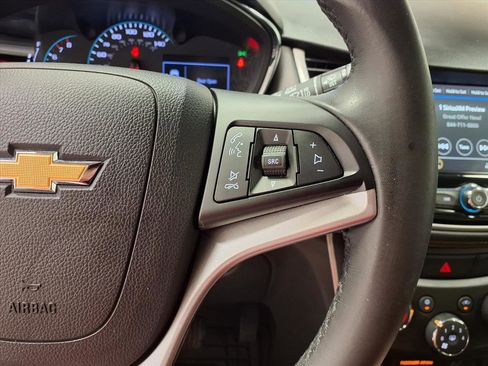 Used 2019 Chevrolet Trax LT w/ LT Convenience Package image 20