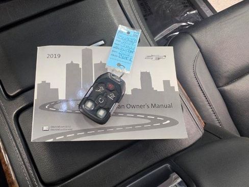 Used 2019 Chevrolet Suburban Premier AWD/4WD image 32