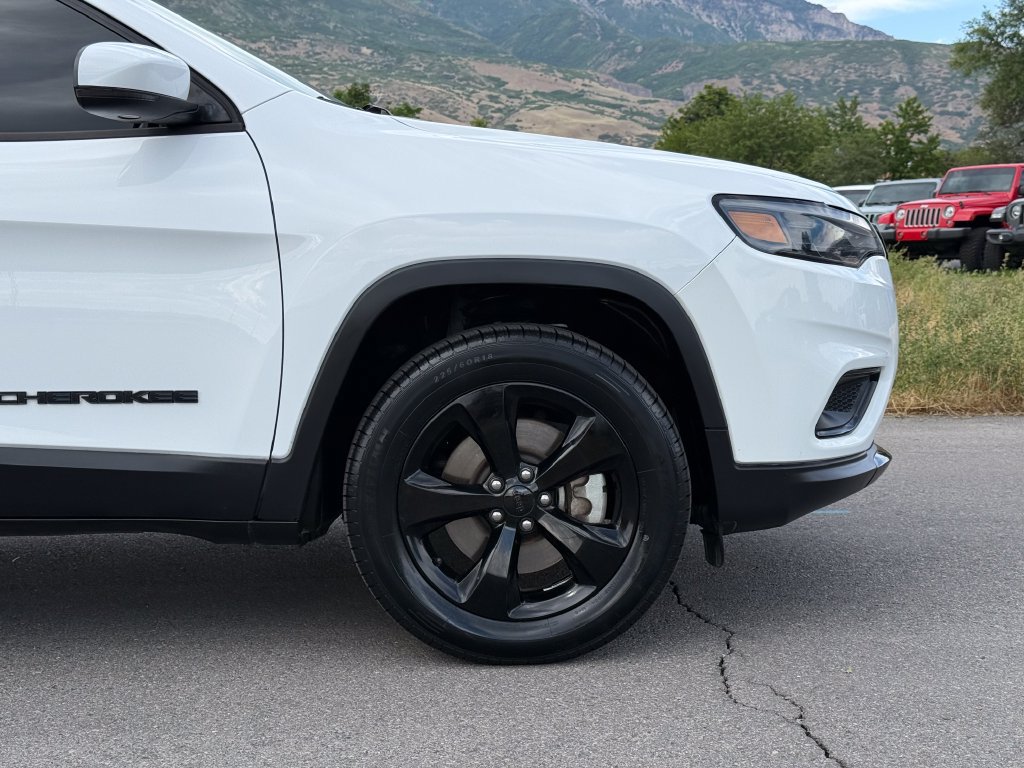 Used 2020 Jeep Cherokee Latitude Plus AWD/4WD image 6