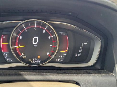 Used 2015 Volvo XC60 T5 Premier w/ Proximity Package image 10