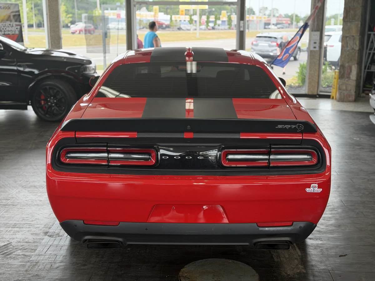 Used 2016 Dodge Challenger SRT Hellcat RWD image 8