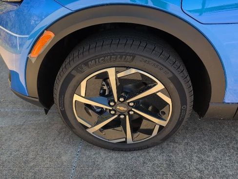 New 2026 Chevrolet Equinox EV LT image 3