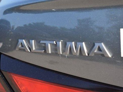 Used 2024 Nissan Altima 2.5 SV FWD image 18