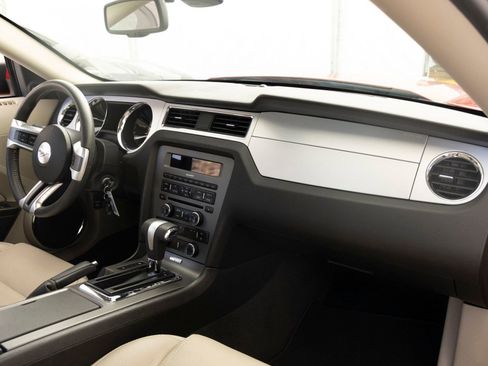 Used 2011 Ford Mustang Premium w/ 202A Rapid Spec Order Code RWD image 23