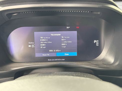 Used 2023 Volvo XC40 Recharge Ultimate image 11