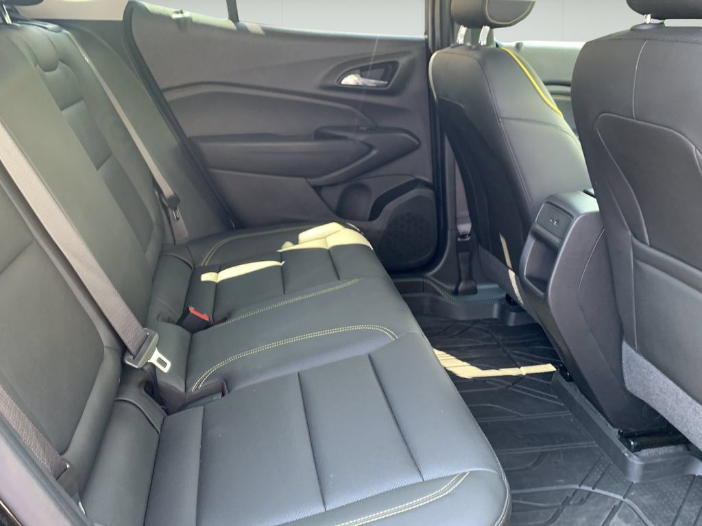 Used 2024 Chevrolet Trax ACTIV w/ Sunroof Package FWD image 37