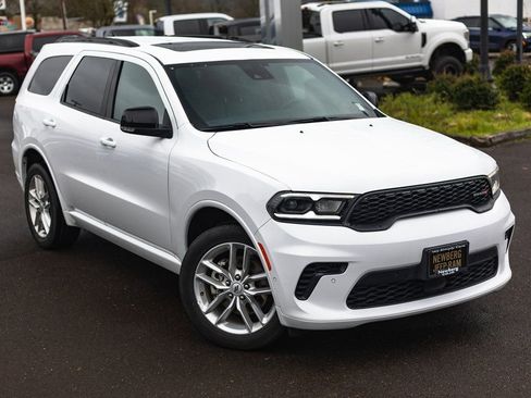 Used 2025 Dodge Durango GT image 2