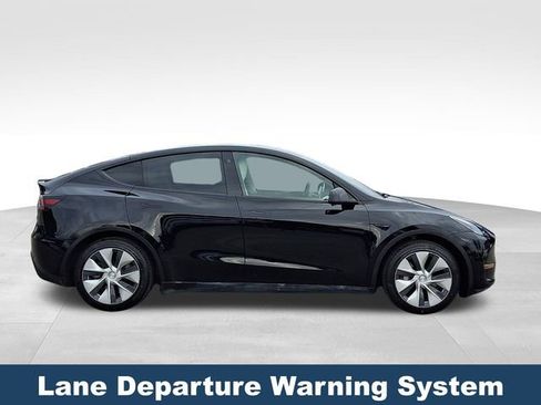 Used 2021 Tesla Model Y Long Range image 9