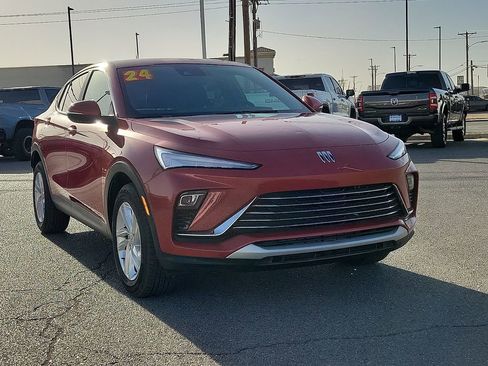 Used 2024 Buick Envista Preferred w/ Convenience I Package image 2