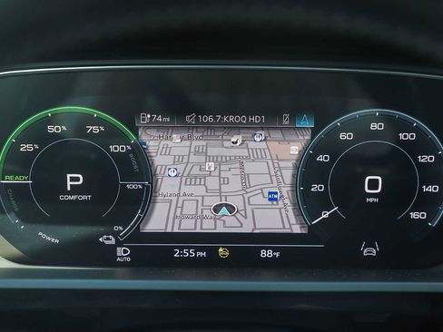 Used 2021 Audi e-tron Premium w/ Convenience Plus Package AWD/4WD image 21