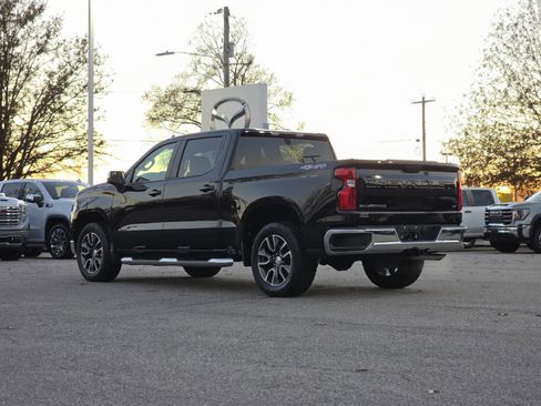 Used 2022 Chevrolet Silverado 1500 LT image 6