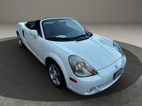 Used 2005 Toyota MR2 image 30