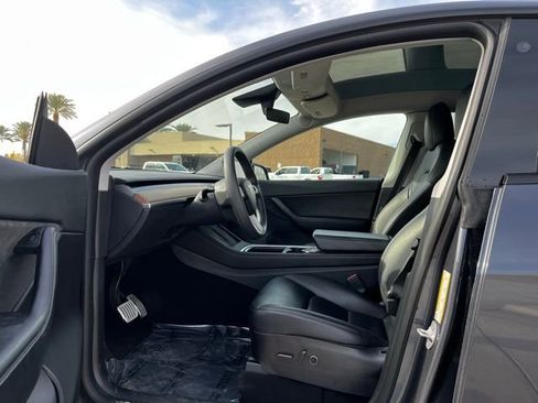 Used 2022 Tesla Model Y Performance image 15